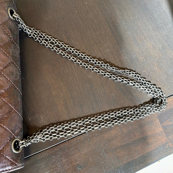 Chanel 2.55 Reissue Flap Bag - Picture 3 of 16